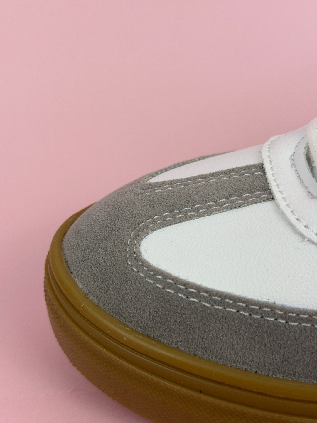 Vinta Latte Rose: Perfecto con jeans o vestido.